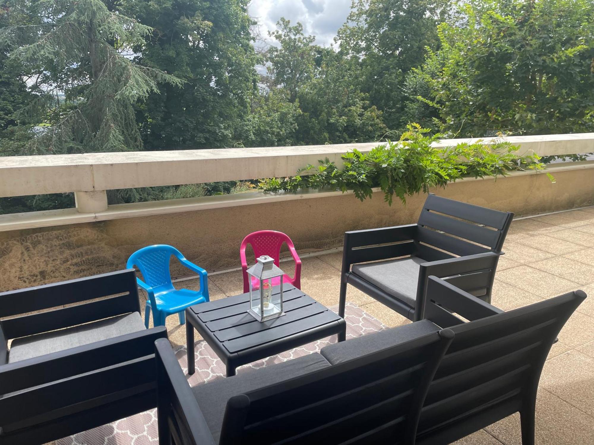 Appartement Avec Parking & Linge Inclus & Local Velos Blois Ngoại thất bức ảnh