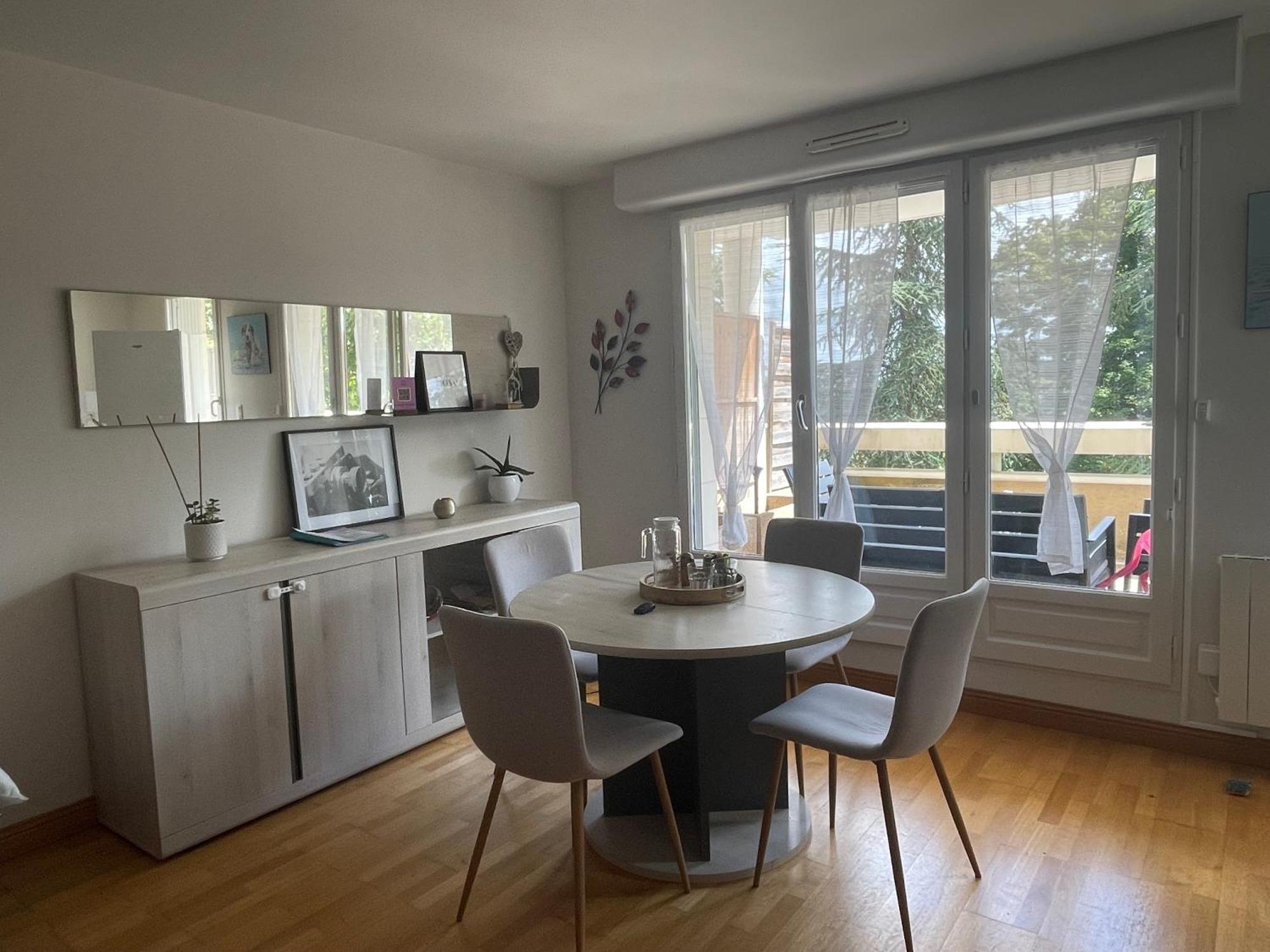 Appartement Avec Parking & Linge Inclus & Local Velos Blois Ngoại thất bức ảnh